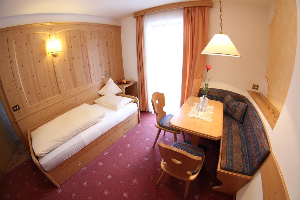 Hotel Val Selva di Val Gardena Pokoj fotografie